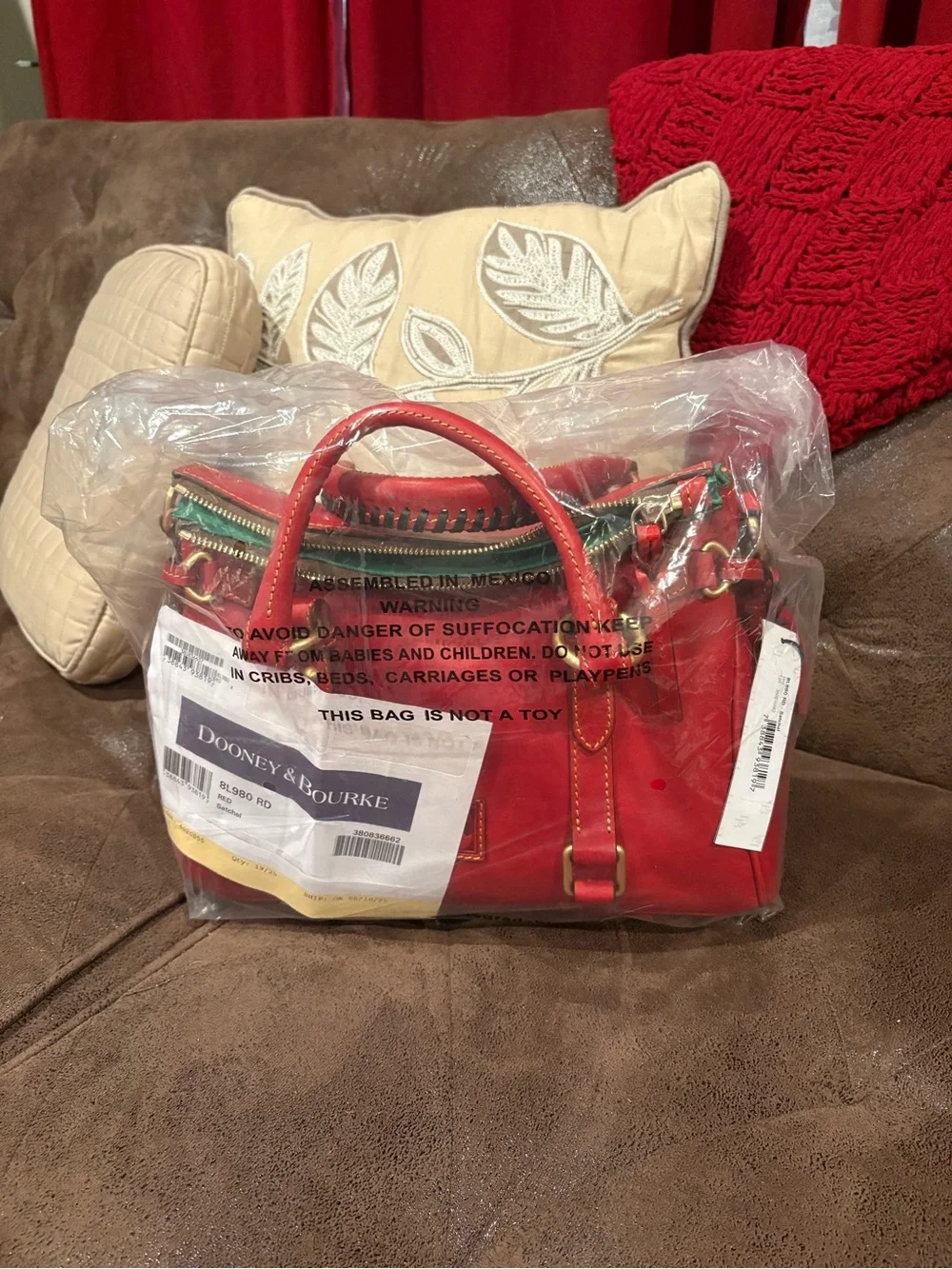 💖SPOTLIGHT💖NWT Dooney & Bourke Red Florentine Satchel with Gold Hardware